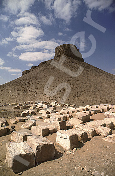 Amenemhat III.-Pyramide (Schwarze Pyramide): Ecke, Bild-Nr. Grßansicht: 360a/17
