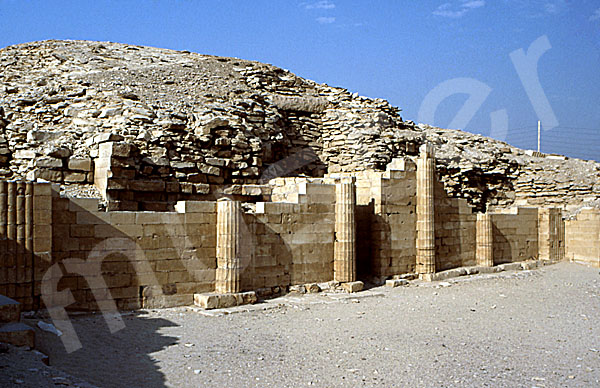 Djoser-Pyramide: Nordhaus / Nordpavillon, Bild-Nr. Grßansicht: 200a/32