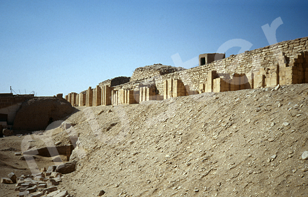 Djoser-Pyramide: Umfassungs- / Temenosmauer, Bild-Nr. Grßansicht: 200a/13