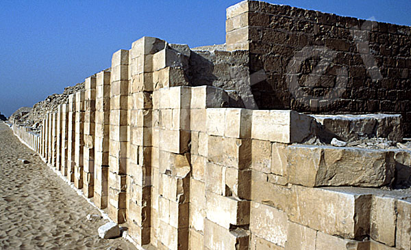 Djoser-Pyramide: Umfassungs- / Temenosmauer, Bild-Nr. Grßansicht: 200a/17