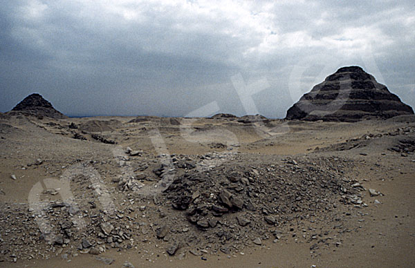 Djoser-Pyramide: Umfassungs- / Temenosmauer, Bild-Nr. Grßansicht: 200b/35