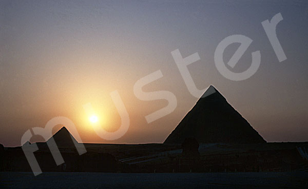 Giza-Plateau / Pyramidengebiet: Blickrichtung Westen, Bild-Nr. Grßansicht: 470a/39