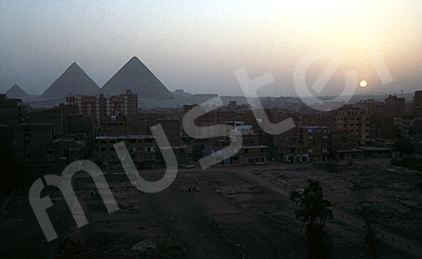 Giza-Plateau / Pyramidengebiet: Blickrichtung Westsüdwesten, Bild-Nr. Grßansicht: 470a/44