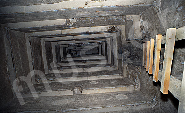 Knick-Pyramide: Haupt- / Grabkammer, Bild-Nr. Grßansicht: 375a/17