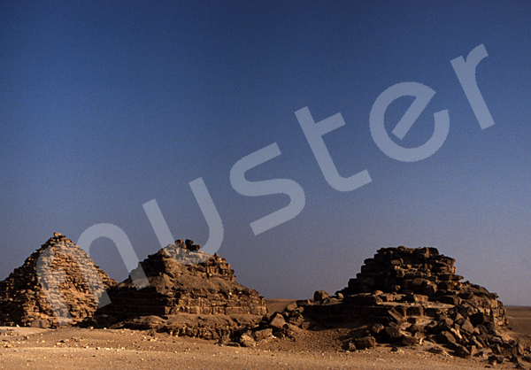 Mykerinos-Pyramide: Blickrichtung Südosten, Bild-Nr. Grßansicht: 41b/4
