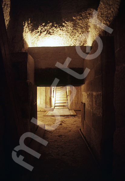 Mykerinos-Pyramide: Fallsteinanlage / -sperre, Bild-Nr. Grßansicht: 45b/23