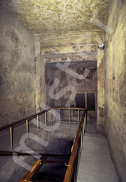 Mykerinos-Pyramide: Haupt- / Grabkammer, Bild-Nr. Grßansicht: 45b/35