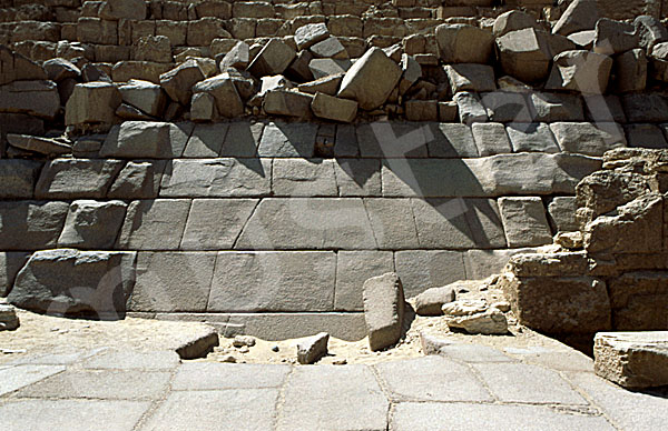 Mykerinos-Pyramide: Opferkapelle, Bild-Nr. Grßansicht: 40b/15
