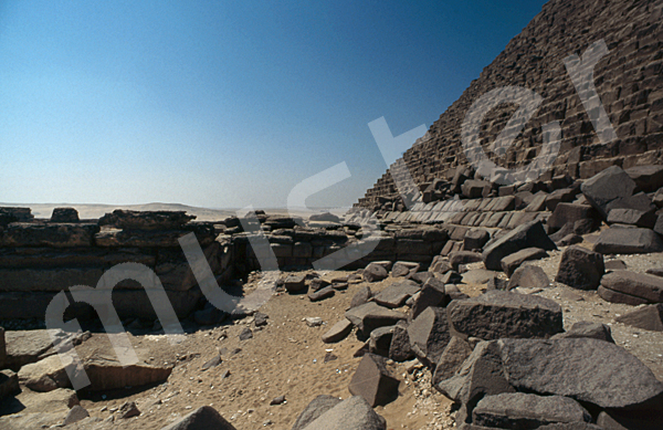 Mykerinos-Pyramide: Umfassungs- / Temenosmauer, Bild-Nr. Grßansicht: 40b/13