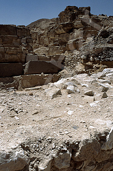 Radjedef-Pyramide: Umfassungs- / Temenosmauer, Bild-Nr. Grßansicht: 10a/25