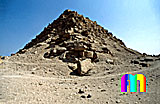 Sahure-Pyramide: Ecke, Bild-Nr. 120a/1, Motivjahr: 1996, © fröse multimedia: Frank Fröse