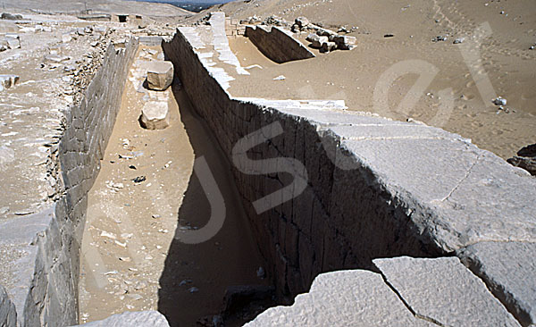 Unas Pyramide: Bootsgrube, Bild-Nr. Grßansicht: 210a/16