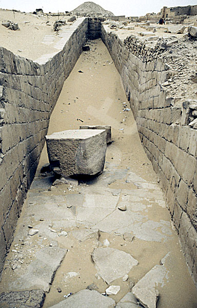 Unas Pyramide: Bootsgrube, Bild-Nr. Grßansicht: 210b/4